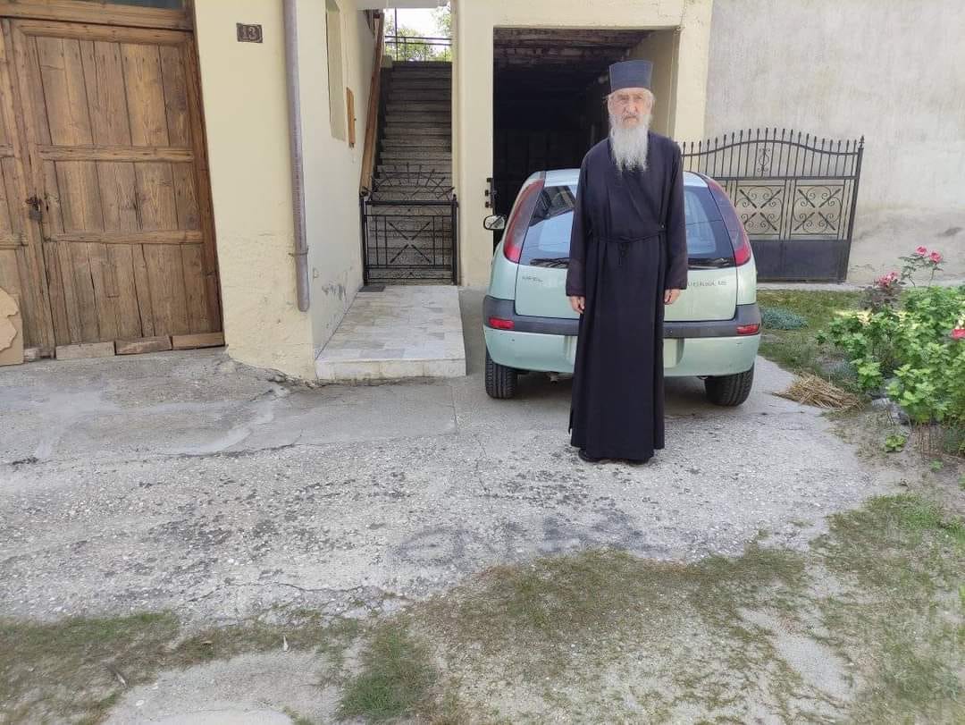 Најостра осуда за нападот врз куќата и возилото на архимандритот Никодим Царкњас во С’ботско